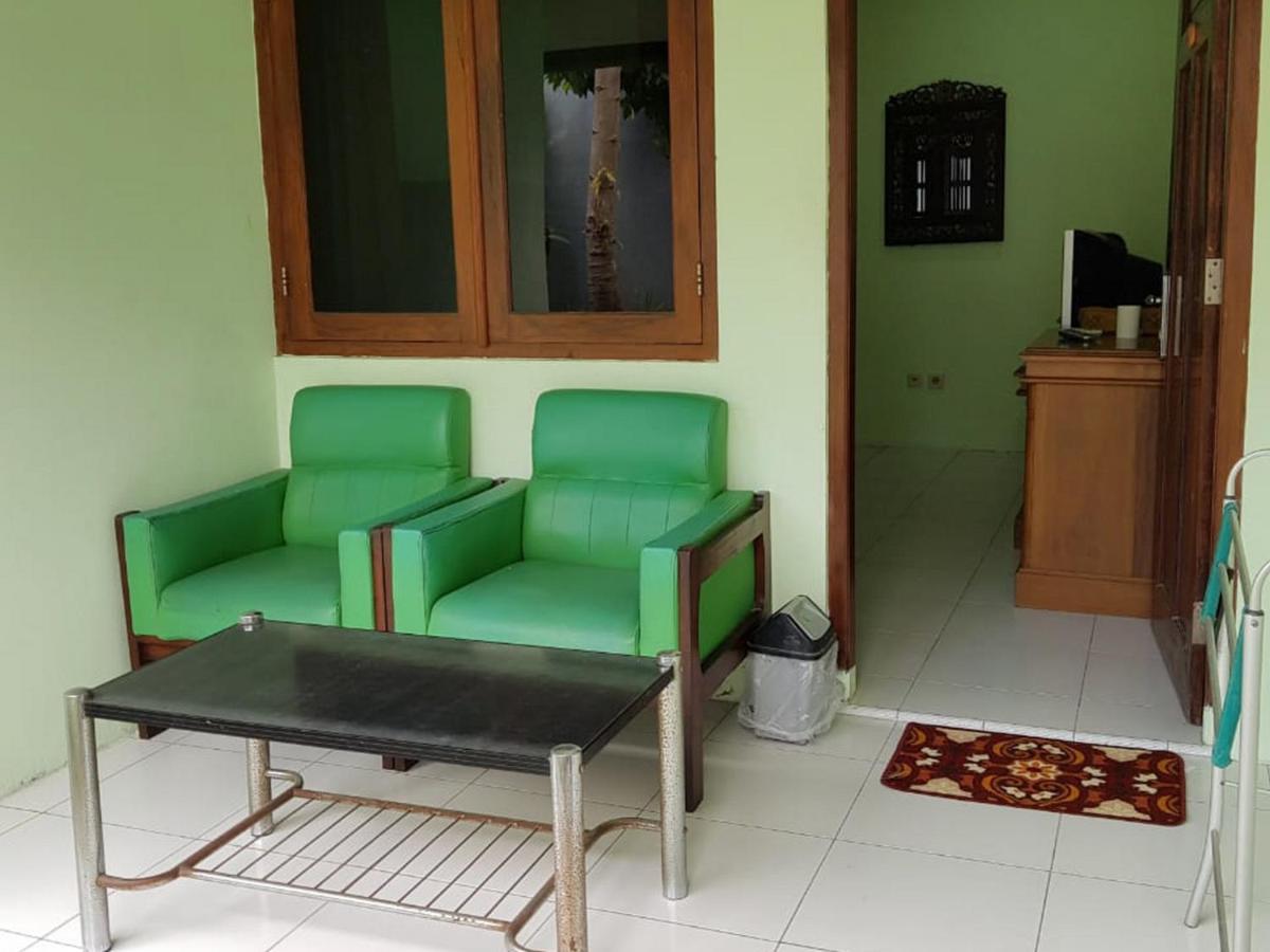 Hotel Embe Pitoe Syariah Gejayan Mitra Reddoorz à Pakualaman Extérieur photo